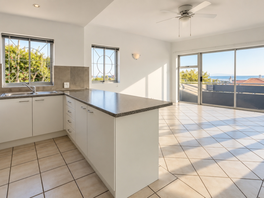 To Let 1 Bedroom Property for Rent in Green Point Western Cape